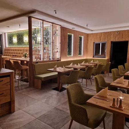 Hotell Wellnesshotel Sonnenhof & Sonnhalde 3*
